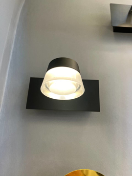 تصویر از چراغ دیواری بالا آینه تک شعله متحرک