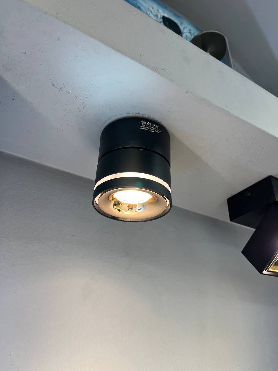 تصویر از چراغ فکی روکار گرد متحرک